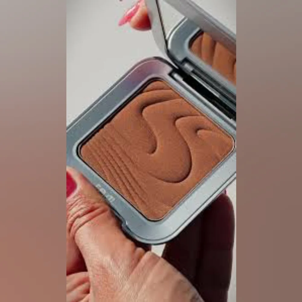 ⛱Bronzer Need⛱BNIB REM Beauty x Ariana Grande BLAZED Fullsize Matte Bronzer!!